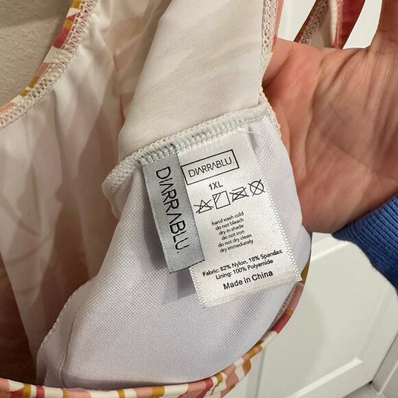 NWT Diarrablu Leila Swimsuit in Blossom Rose Size XL - Picture 3 of 7